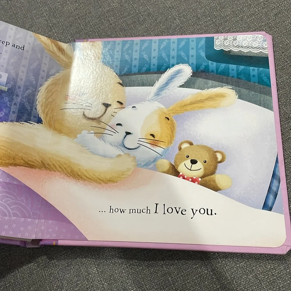 NWT Hug Me Book Daniela Dogliani